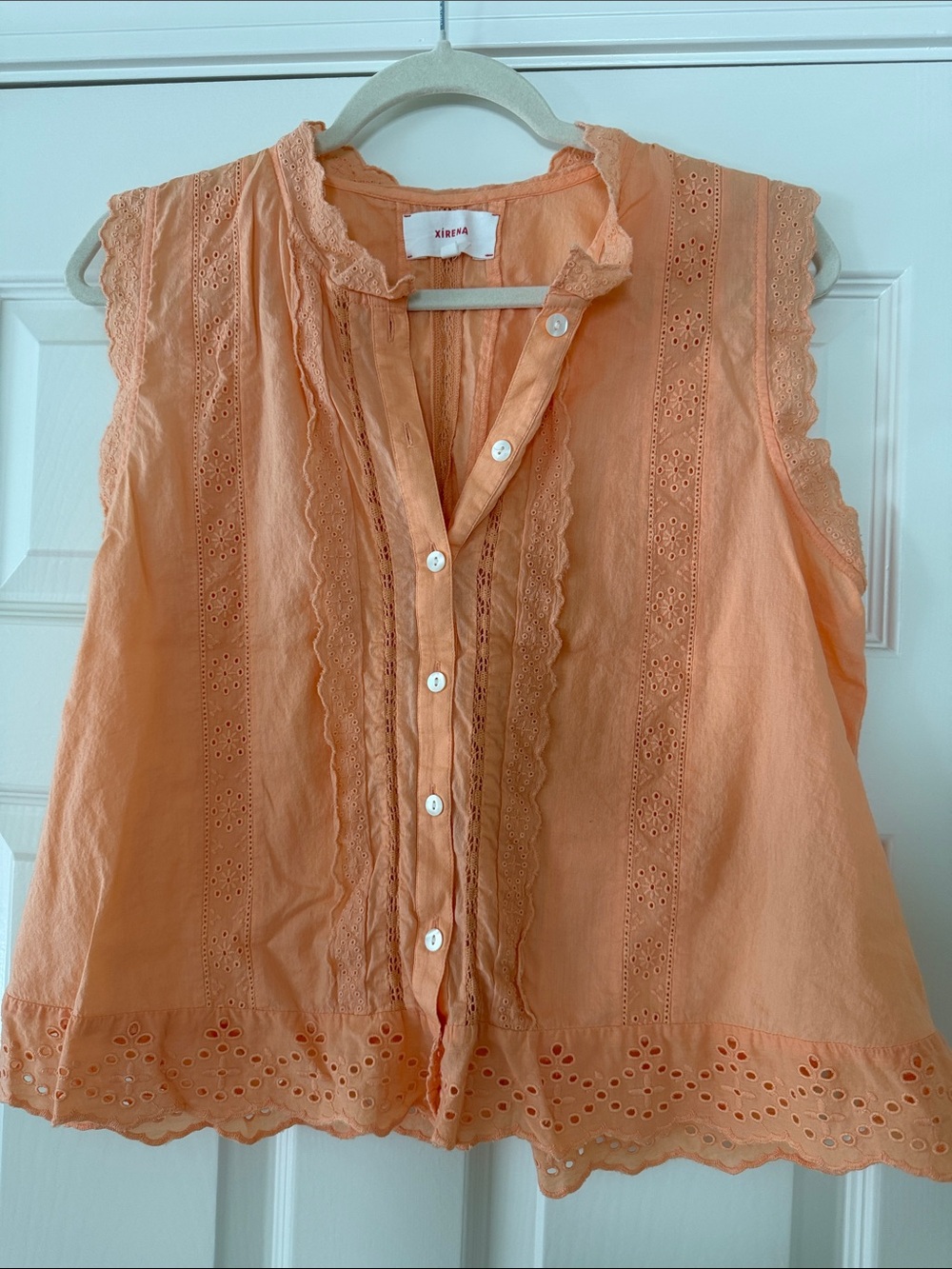 XiRENA Sleeveless Eyelet Button-Front Top in Peach